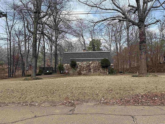 3rd image of 2925 Mary Dr