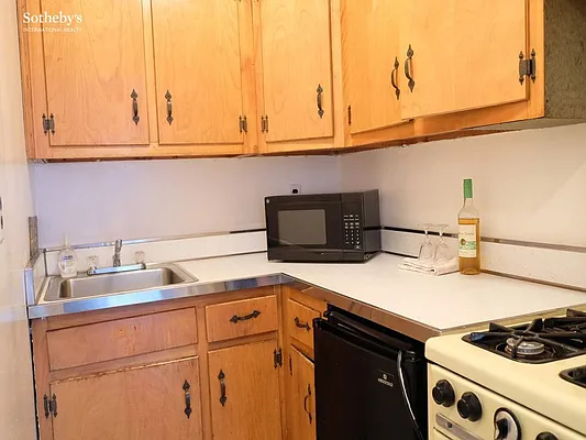 Rented by Sotheby's International Realty | media 21