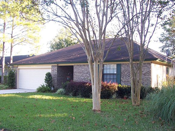 Brick front home in Well-Maintained Neighborhood