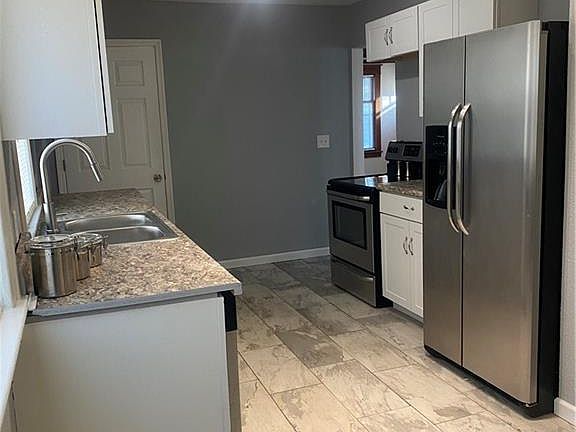 5th image of 4014 College Ave