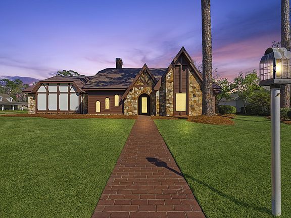 3rd image of 200 Greenwood Pl