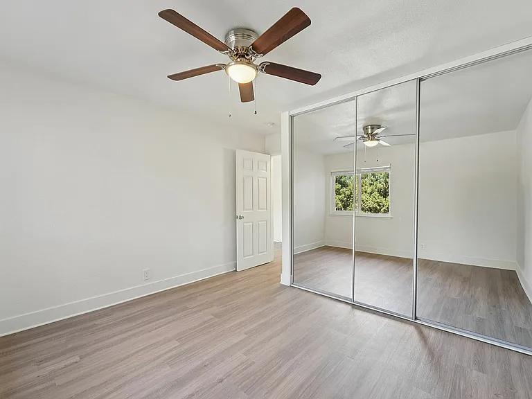 1x1 Closet Mirror Doors