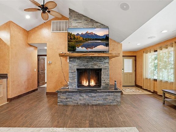 4th image of 40 White Fir Ln