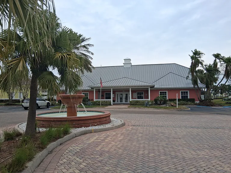 101 Pompano Dr SE #D — Photo 16