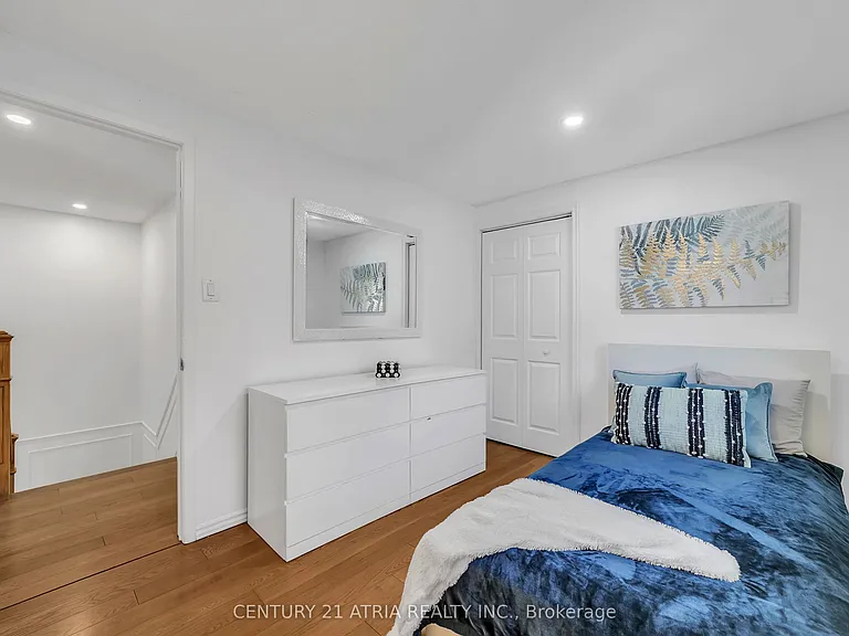 10 Park Lane Cir — Photo 37