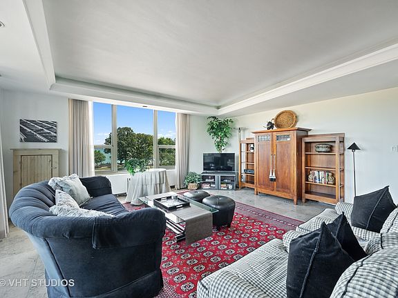 4th image of 1550 N Lake Shore Dr APT 3A