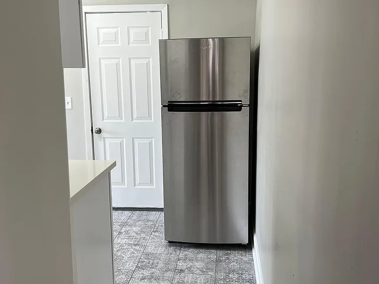 1718 Glenmont Rd #2 — Photo 3