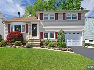 15 Cedar Dr, Rochelle Park, NJ 07662