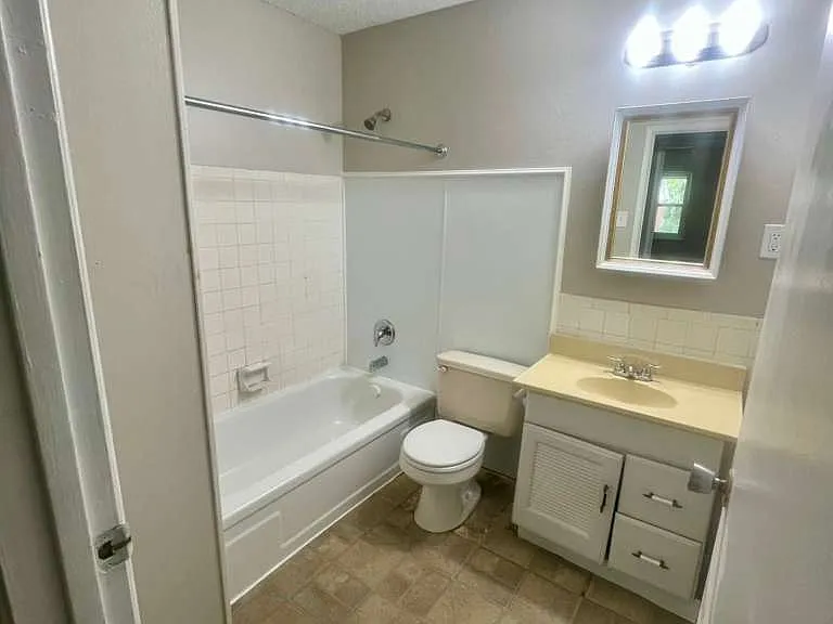 2145 Kingsford Dr — Photo 8