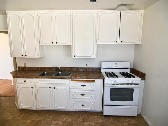 5th image of 310 Barranca Ave #D