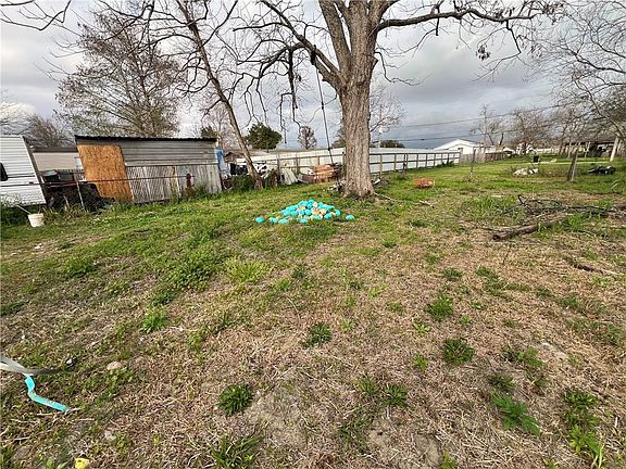 4th image of 1817 Robert Dr