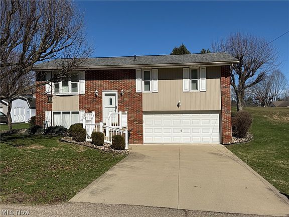 3rd image of 220 Bantam Ridge Ct