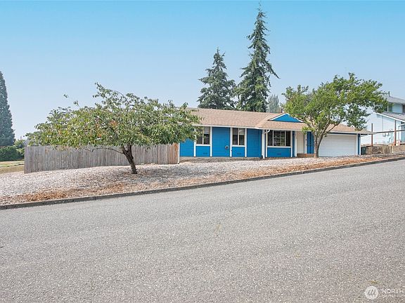 3rd image of 2129 Poplar Drive