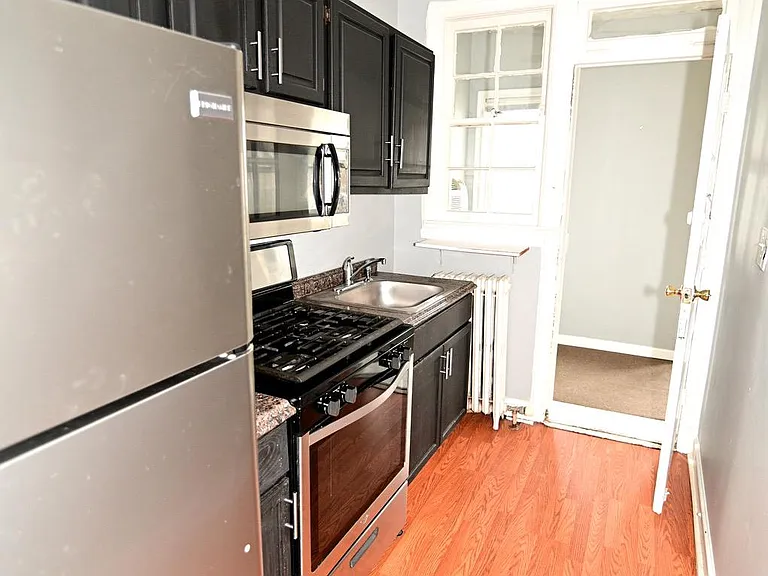 713 Hamlin St NE #1 — Photo 7