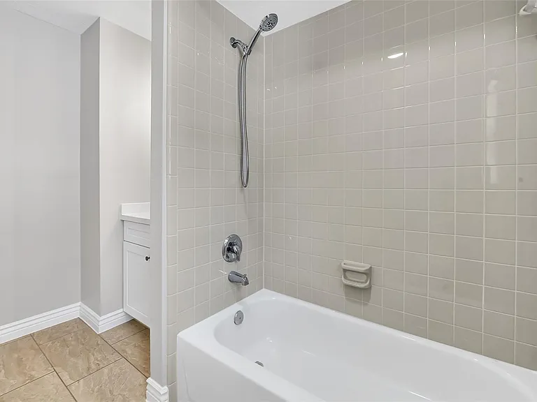 5914 Shadow Creek Ct — Photo 15