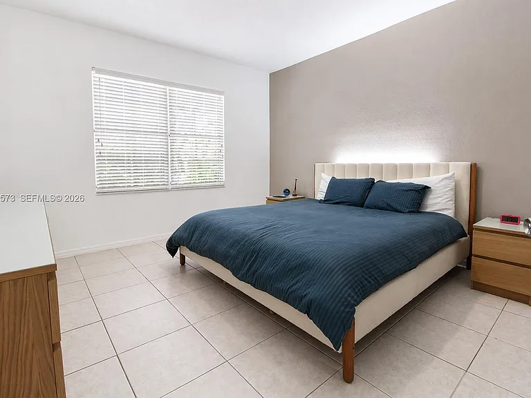8940 NE 8th Ave #1201 — Photo 9