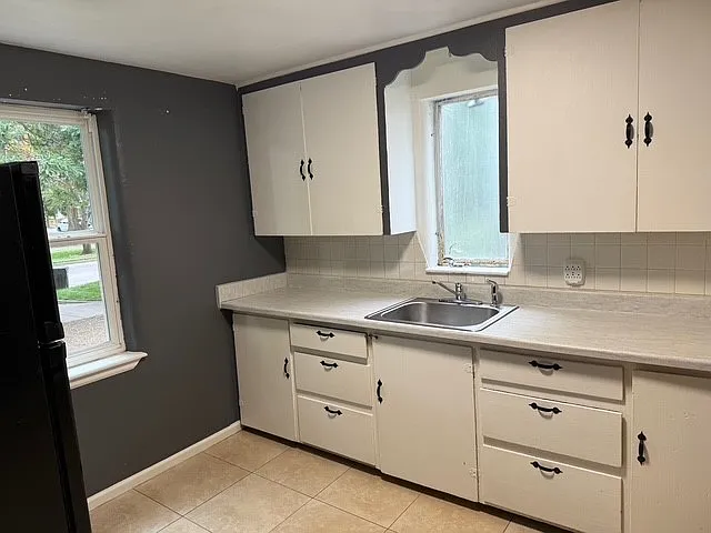 903 W Mountain Ave — Photo 2