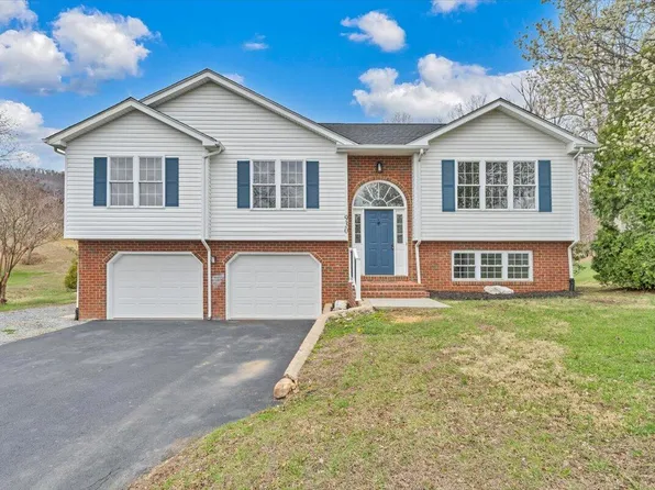 930 Brookfield Ln, Roanoke, VA 24012