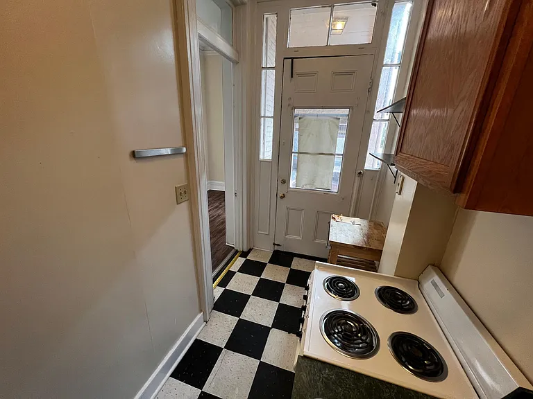 17 E Grace St #17B — Photo 11