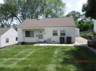 6787 Seward St, Omaha, NE 68104