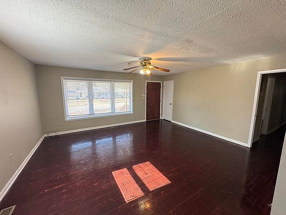 3rd image of 1302 Lumpkin Ave