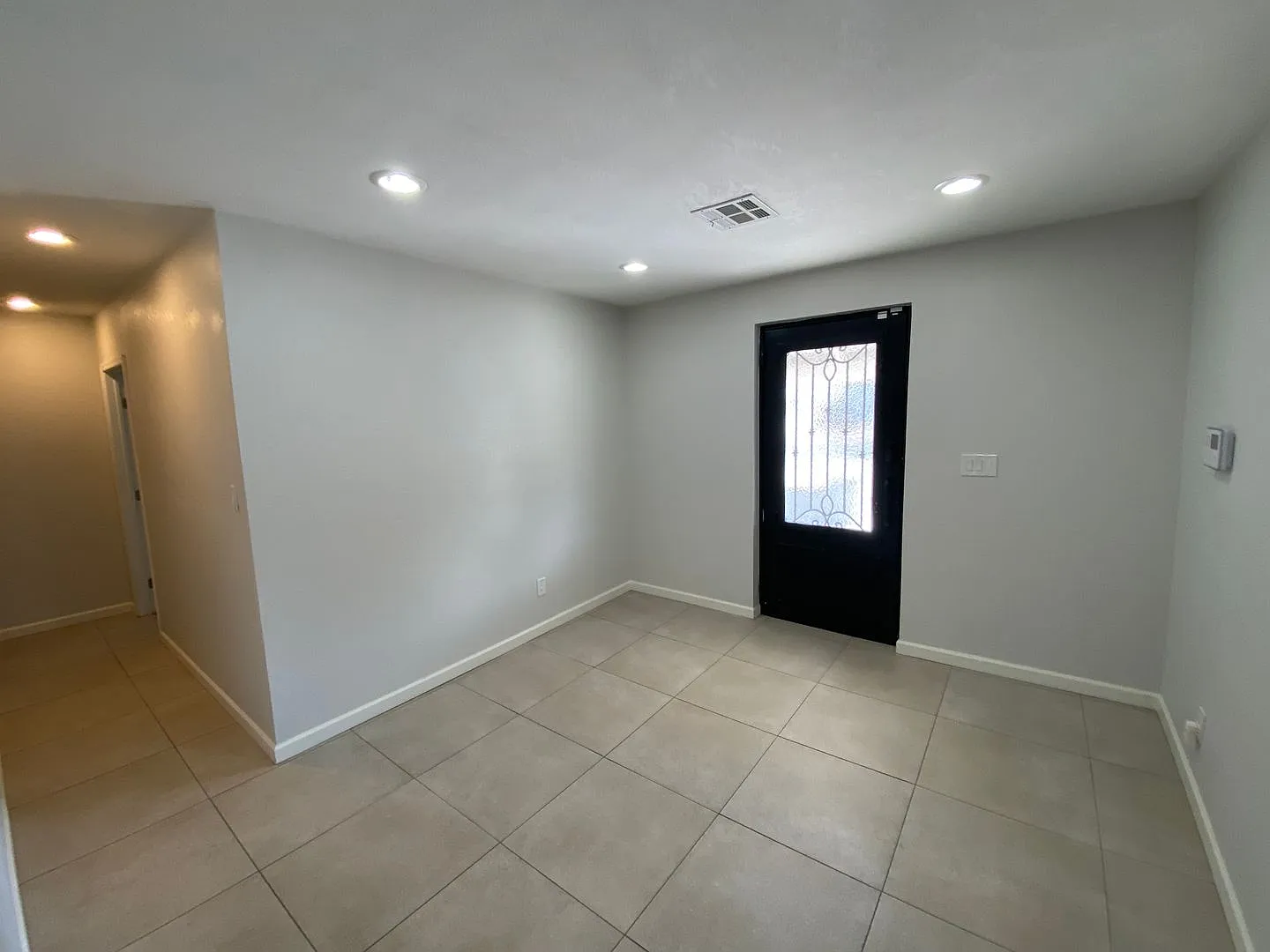 Don't Miss This Phoenix Beauty! — Photo 2