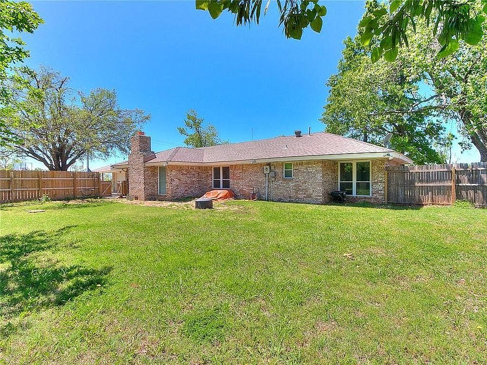 2nd image of 3916 Jim Robison Dr