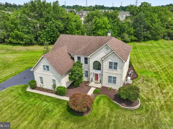 640 Willowbend Dr, Blue Bell, PA 19422