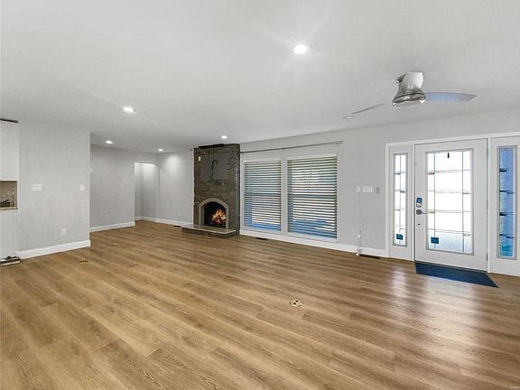 2nd image of 1716 Woodstream Ct
