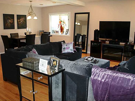 4th image of 100 Hoffman Ave APT 9