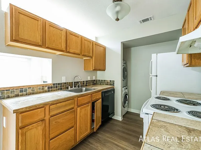 842 S Uravan Ct #C — Photo 4