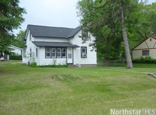 414 7th St NE, Little Falls, MN 56345