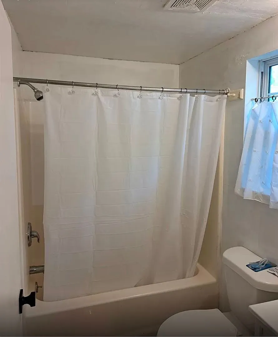 $895 - 2 bed 1 bath - Single Family Home — Photo 2