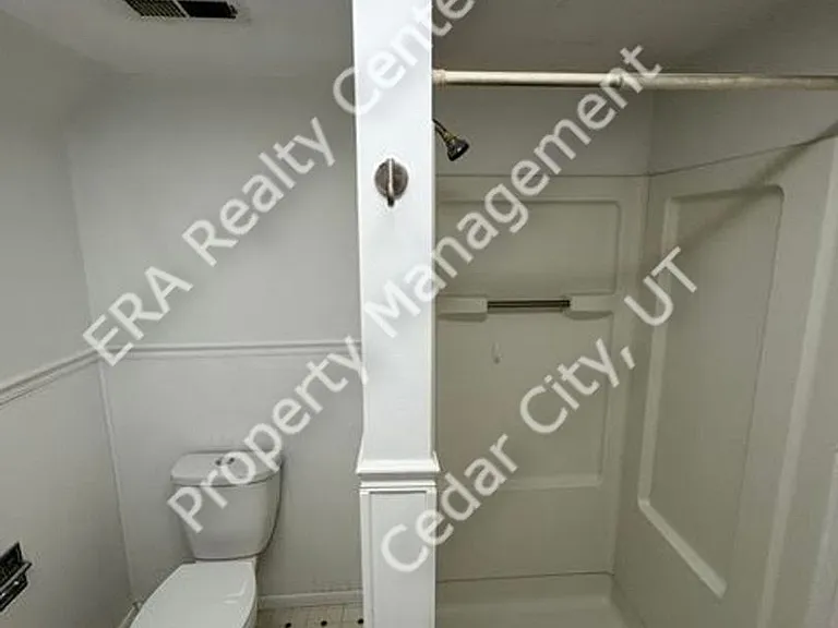 563 S 940 W — Photo 13