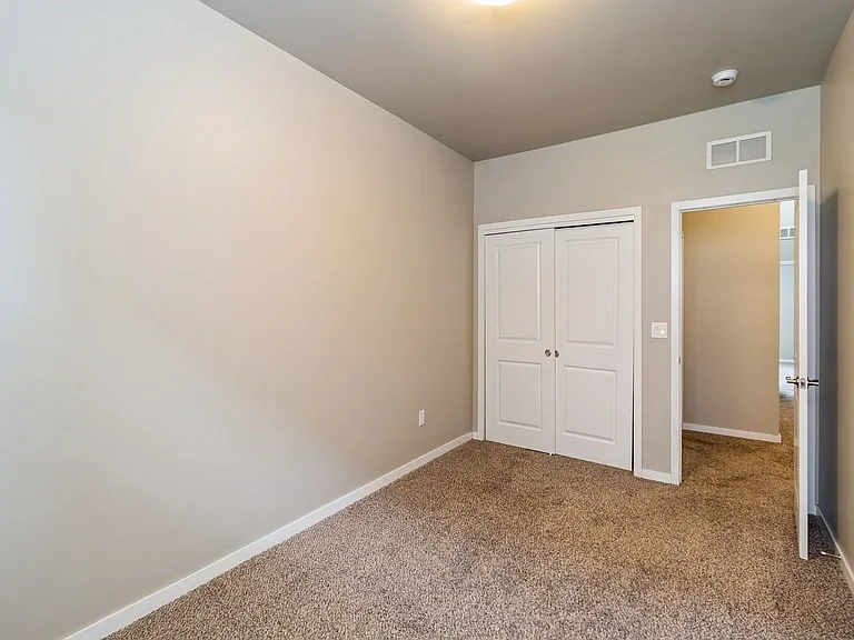 320 SW 6th St #106 — Photo 11