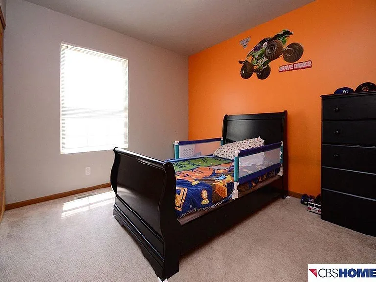 7916 Curtis Ave — Photo 14