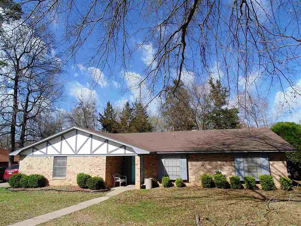 1st image of 707 Elaine Dr