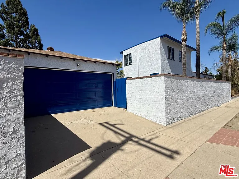 6205 Gentry Ave — Photo 24