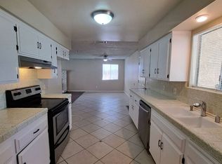 15262 W El Mar Ln, Kerman, CA 93630