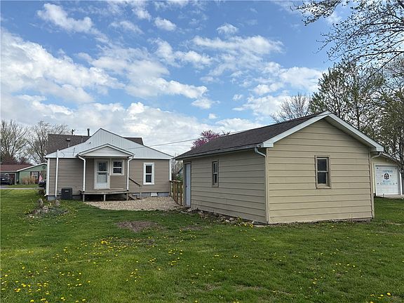 4th image of 817 E McNeil Ave