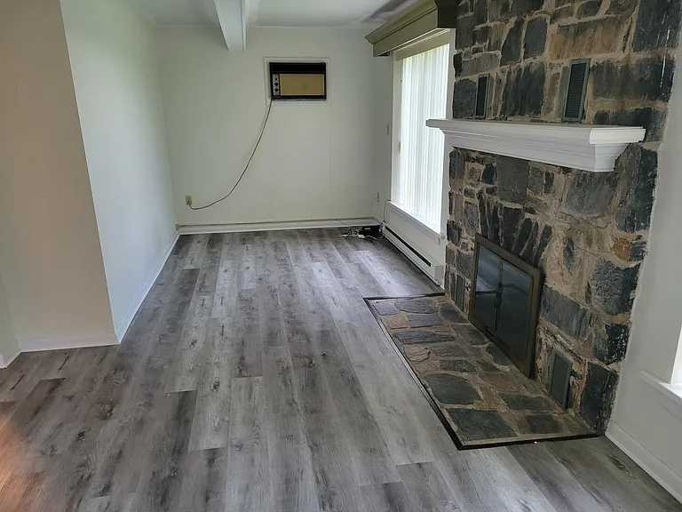 Summit Rd — Photo 2