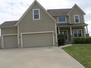 601 E Skylark St, Gardner, KS 66030