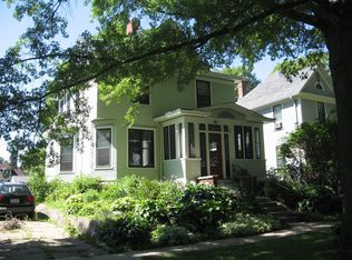 317 Fairchild St, Iowa City, IA 52245