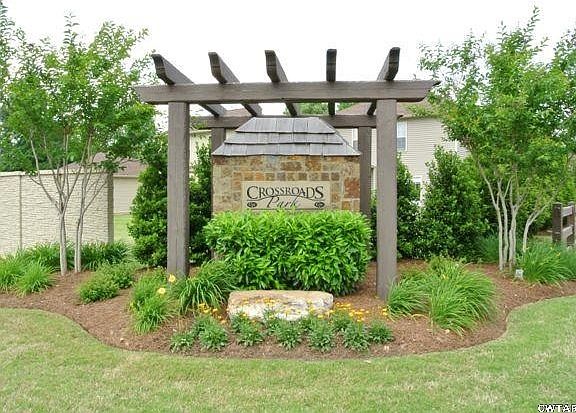 Front Entrance to neighborhood