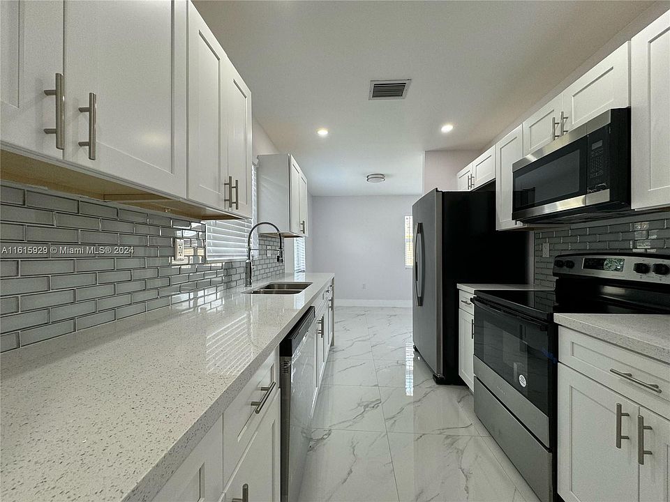 1st image of 990 NW 13th Ter