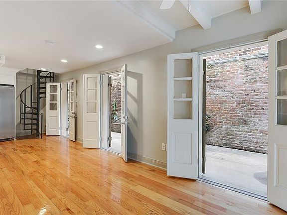 3rd image of 523 Dumaine St APT 8