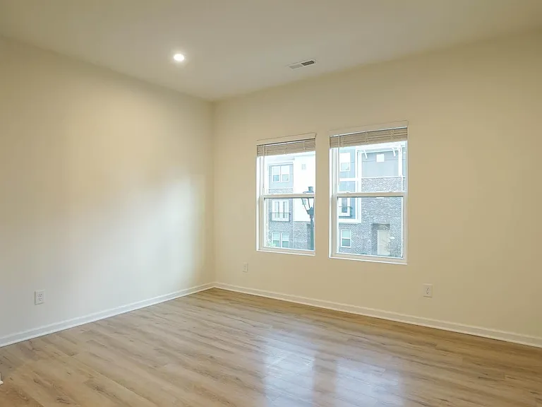 1041 Salt Glaze Ln — Photo 10