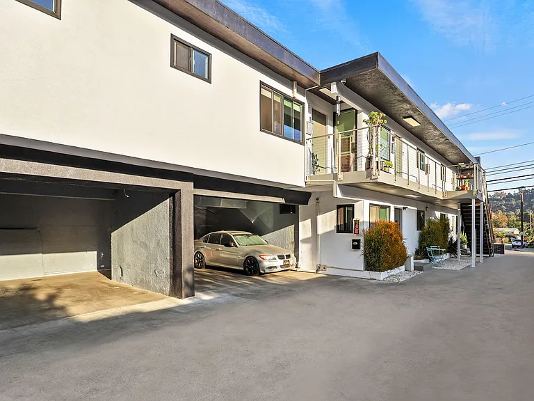 141 San Pascual Ave — Photo 29
