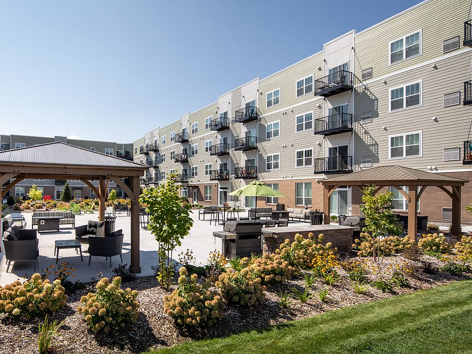 THE EDISON AT RICE CREEK I AND II 5891 Rice Creek Pkwy Shoreview MN