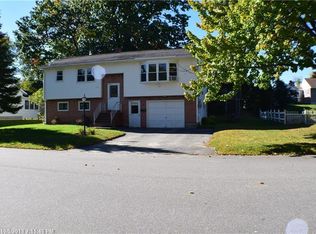 23 Charles St, Lewiston, ME 04240